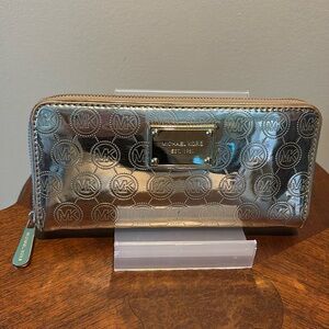 Michael Kors  wallet  long wallet  zippy wallet  leather  gold metallic monogram